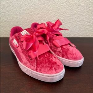 PUMA Heart Velour Satin & Velvet Hot Pink Sneaker Shoe 6.5C (8.5 Women)